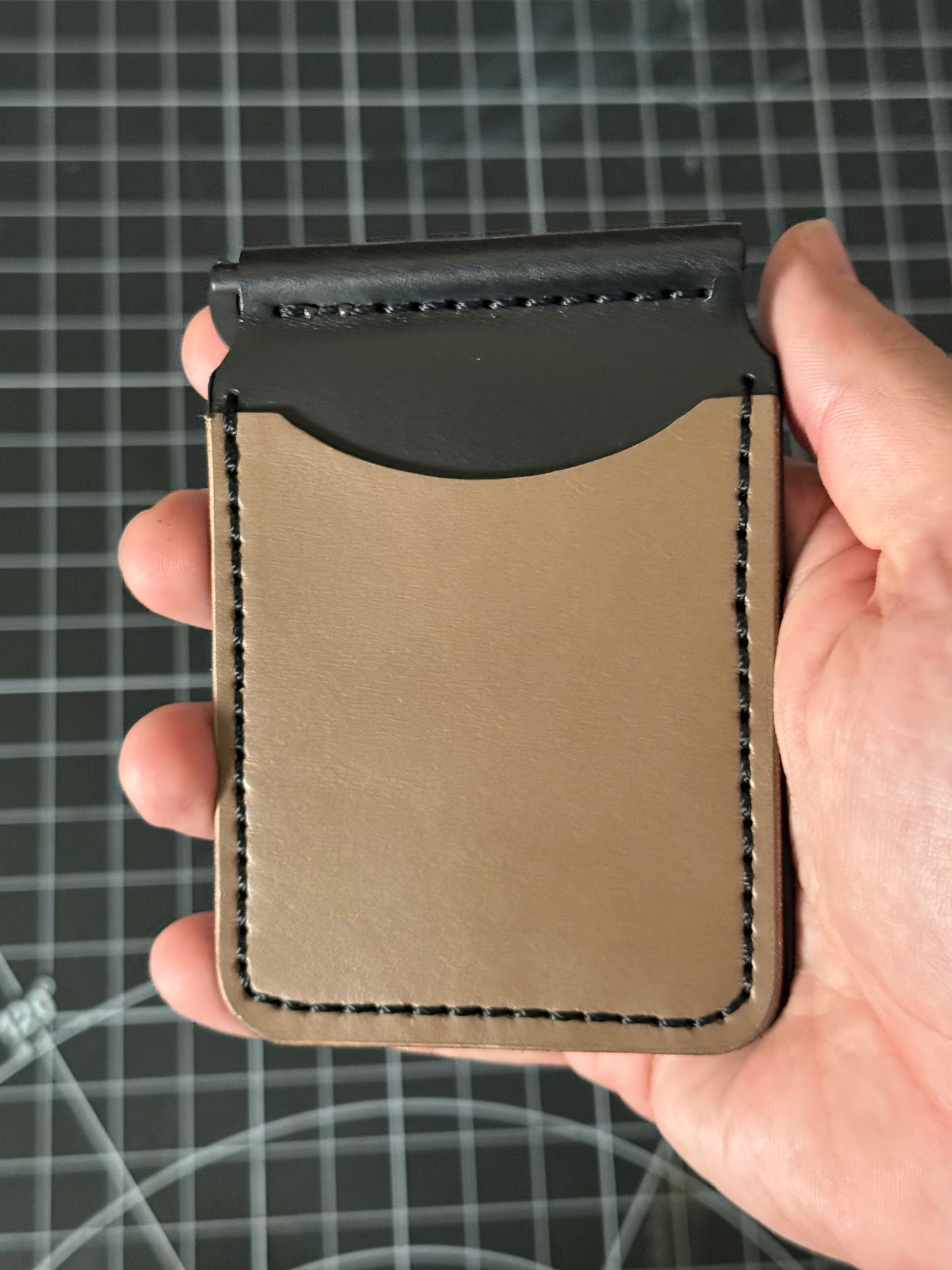 Boxer Wallet – Taupe / Black