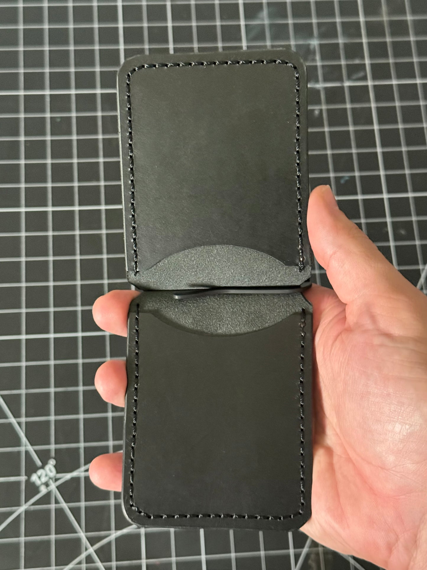 Boxer Wallet – Taupe / Black